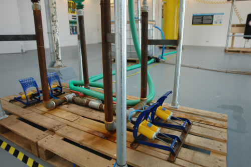 Human power generator compressed air and water under pressure kris de decker melle smets